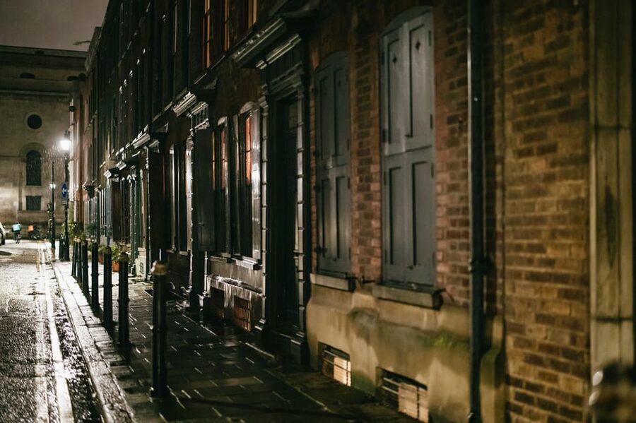 German Language : Original Jack the Ripper Tour - Petticoat Lane and the Ten Bells