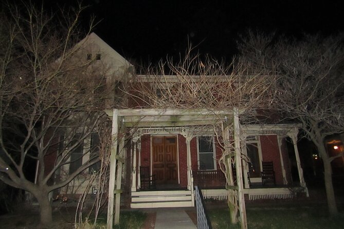Gettysburg: Ghost Hunt Tour with Ghost Hunting Equipment - Old Town stories before the spirits