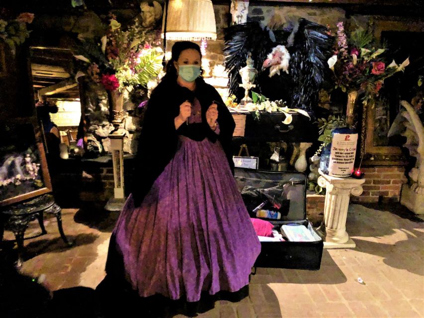 Gettysburg: Paranormal Investigation at the Farnsworth Inn - Inside Gettysburg’s Farnsworth House after dark