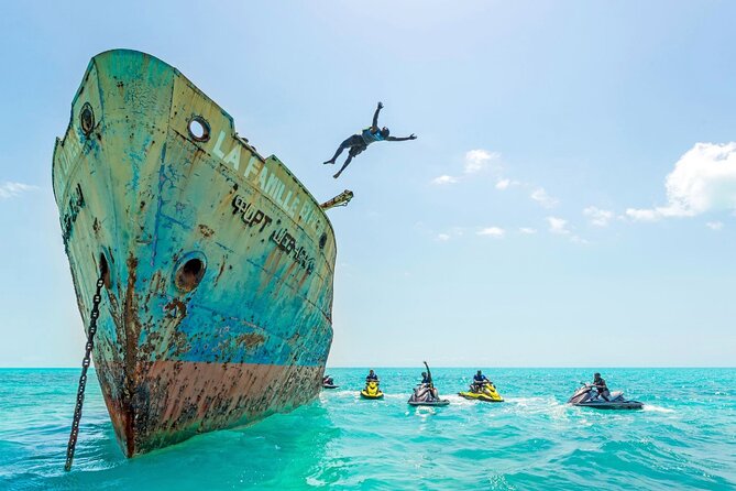 Ghost Freighter Seafari ( abandoned shipwreck) - What the one-hour route can include