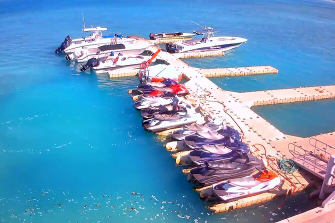 Ghost Freighter Seafari ( abandoned shipwreck) - Iguana Island and the smaller cays add variety