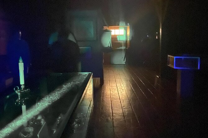 Ghost Hunters Paranormal Ghost Tour - Working with EMF detectors, copper rods, and apps