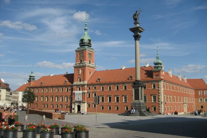Ghost stories of Warsaw Private Night Tour - Meeting at Sigismund’s Column after dark