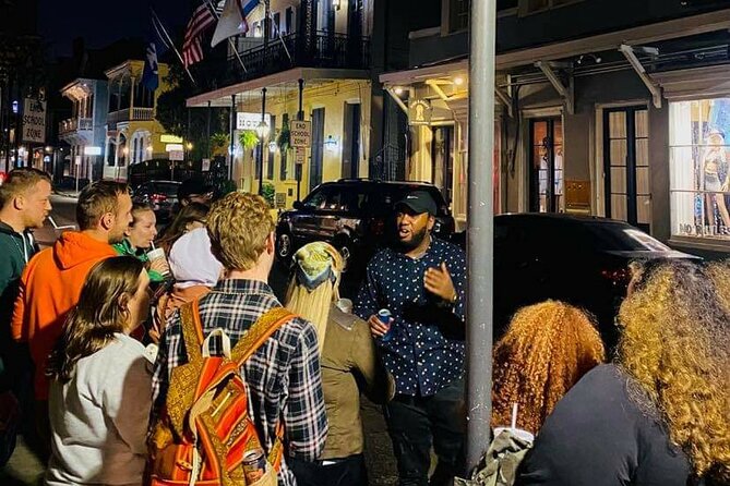 Ghost Tour and Haunted Pub Crawl Party with Free Shot - The guides make or break the storytelling