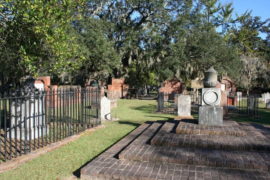 Ghost Tour Featuring The Savannah Paranormal Museum - How this compares with a walking ghost tour