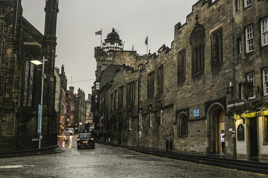 Ghost Tour in Edinburgh - Why Edinburgh makes a fine ghost-story setting