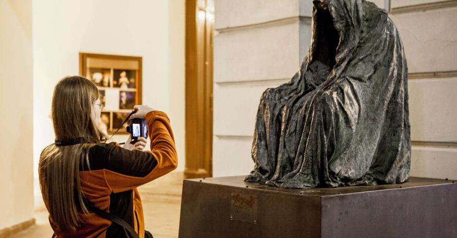 Ghost Walking Tour of Prague - Prague’s ghosts are best met after sunset