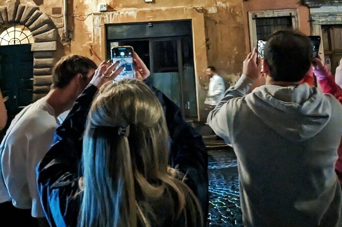 Ghosts and Crimes of Rome Night Walk - Following crimes through the Centro Storico