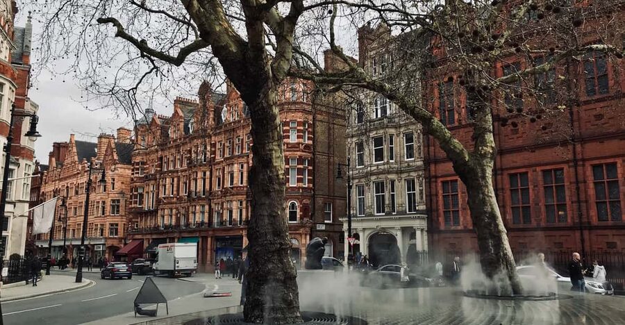 Ghosts and Legends of Mayfair Walking Tour - London - St James’s Palace and a murder mystery