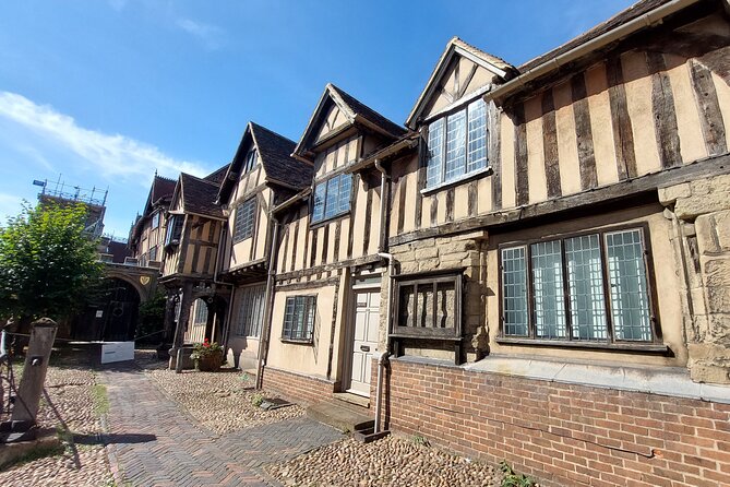 Ghosts, Crime & Legends Quest Experience in Warwick - Mill Street and the foot of Caesar Tower