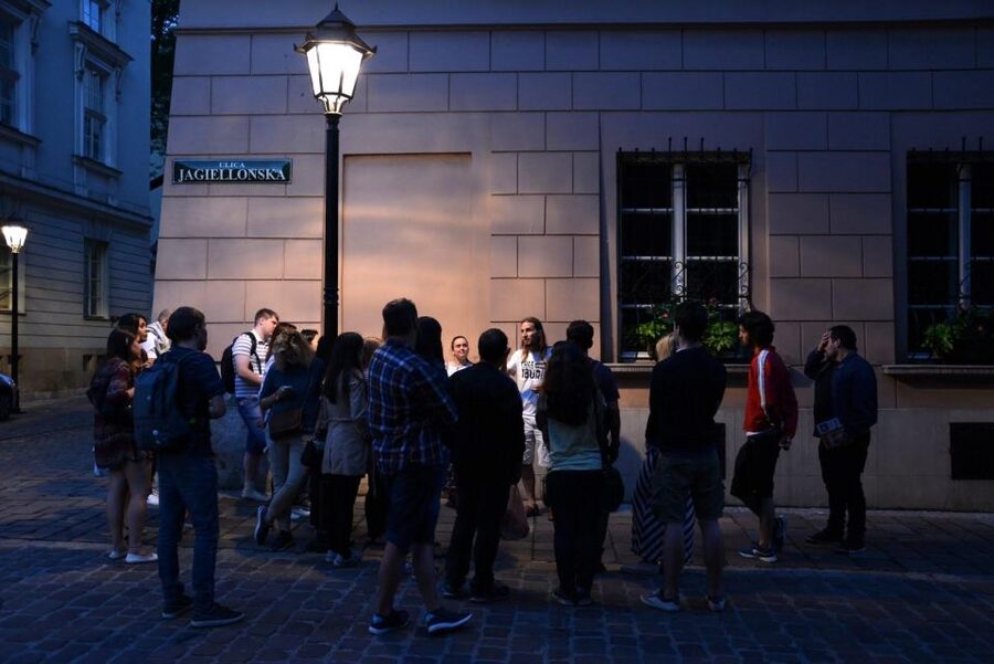 Ghosts & Crimes: Macabre Kraków Walking Tour in English - What $20 buys you