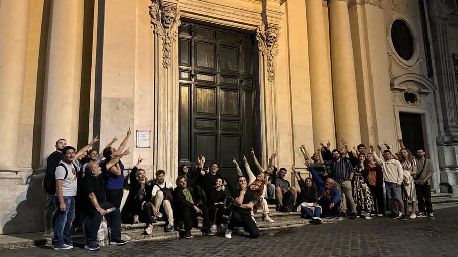 Ghosts, Legends & Mysteries of Rome Tip-Based Walking Tour - Short stops and secret corners