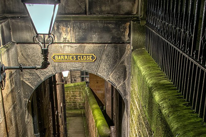 Ghosts, Mysteries, and Witches Tour - Borthwick’s Close and life below the grand façade