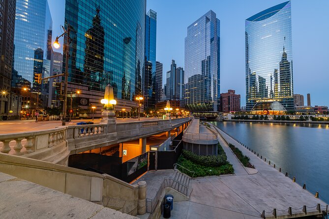 Ghosts of Chicago Family Friendly Ghost Tour - Congress Plaza Hotel and the story of Room 441