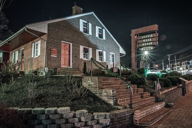 Ghosts of Gettysburg Ultimate Dead of Night Haunted Ghost Tour - Homes that held soldiers and hidden families