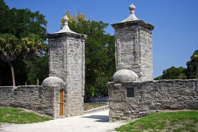 Ghosts of St. Augustine Walking Tour - What the guides add to the experience