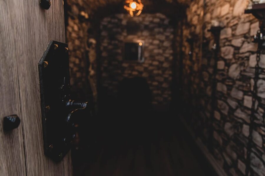 Glasgow: Escape Room The Ghost of Mary Queen of Scots - Inside the haunted castle story