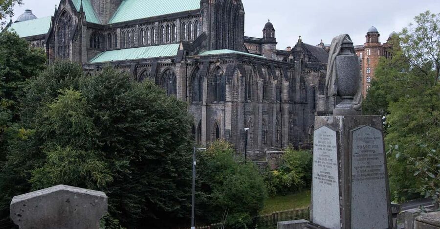 Glasgow: Ghouls, Ghosts & Gruesome Tales Guided Walking Tour - Why Glasgow makes a good setting for a ghost walk