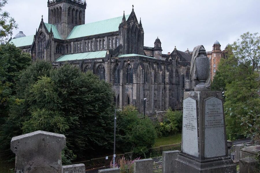 Glasgow: Ghouls, Ghosts & Gruesome Tales Guided Walking Tour - Merchant City and the Tolbooth Steeple