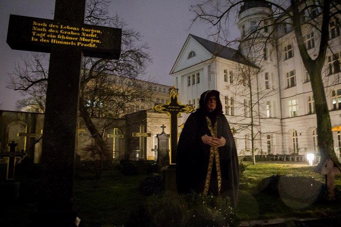 Gruseltour Berlin Haunted Ghost Walk 90-minute at Berlin Mitte city center - How the interactive format changes the evening