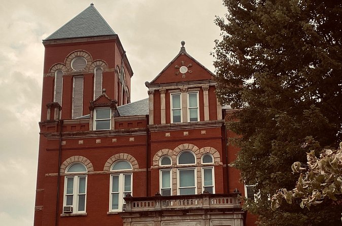 Guided Ghost Walking Tour Through Historic Fayetteville - Group Size and Storytelling Quality