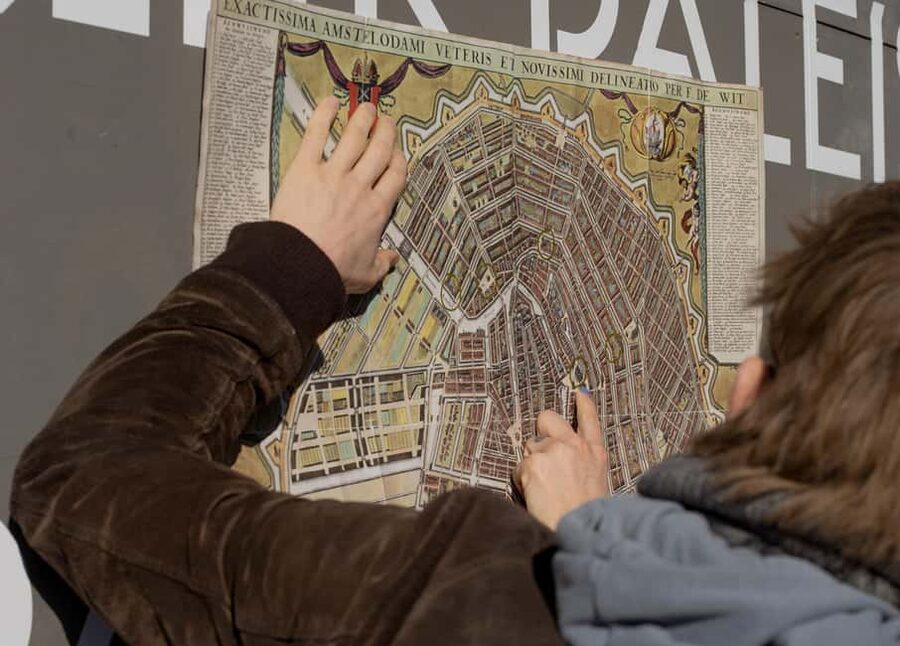 Guided Walking Tour Amsterdam - Dark History & Ghost Stories - Kloveniersburgwal and the story of Spinhuis