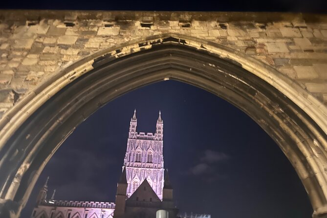 Guided walking tour : Ghosts & Giggles Of Gloucester - At a glance