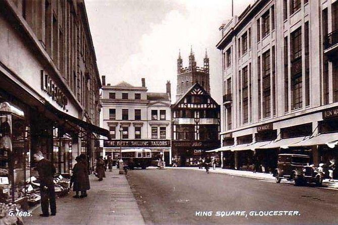 Guided walking tour : Ghosts & Giggles Of Gloucester - Why this Gloucester ghost walk is different