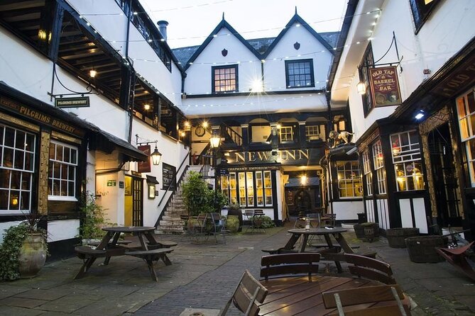 Guided walking tour : Ghosts & Giggles Of Gloucester - Group size, guide style, and private options