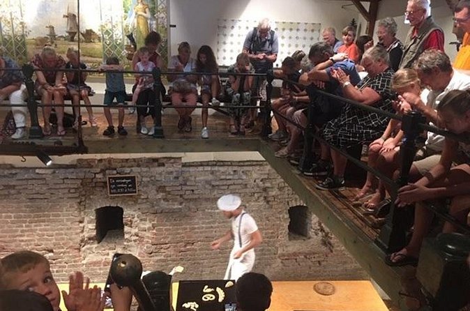 Hattem's Windmills, Bakeries and Ghosts: A Self-Guided Audio Tour - A Vermeer-like house and the Daendels connection