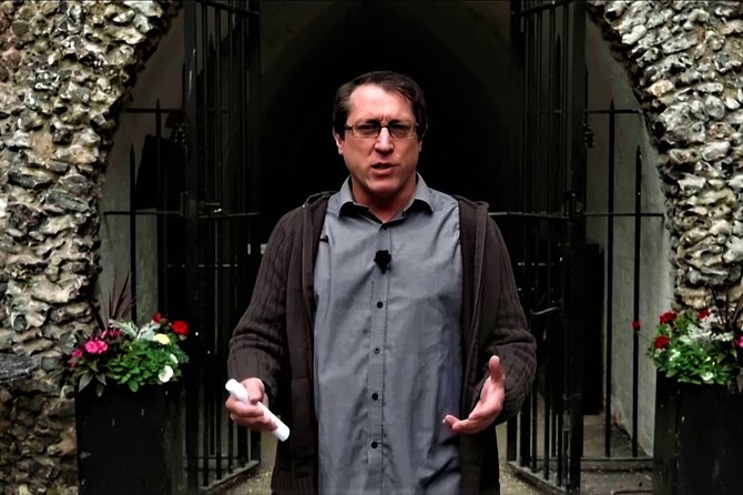 Haunted Amersham Ghost Tour - Historic Old Town Near London - Why Amersham makes a good ghost-walk setting