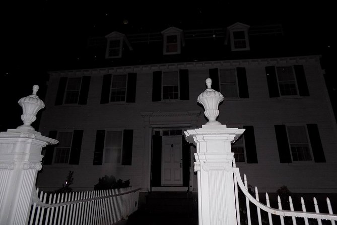 Haunted Footsteps Best Ghost & Paranormal Salem Tour - Rockafellas tells the Blue Lady murder story