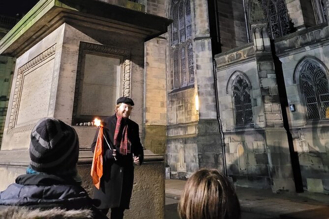 Haunted Histories walking Tour - Barrie’s Close and the cramped Old Town