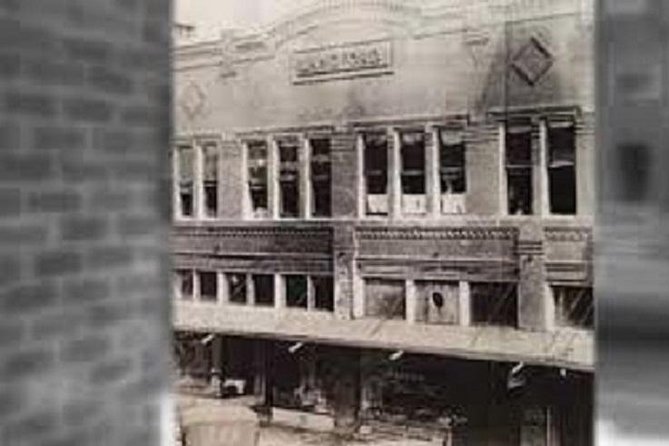 Haunted History of Fort Myers Walking Tour - Sidney & Berne Davis Art Center