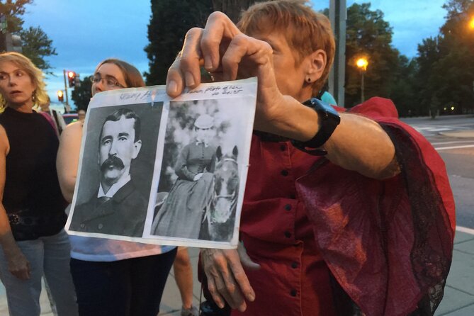 Haunted Nashville Night-Time Walking Tour with Costumed Guide - Why this Nashville ghost walk works
