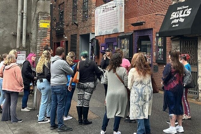Haunted Nashville's Murder & True Crime VIP Ghost Bus Tour - Noelle and the bloodiest corner in town