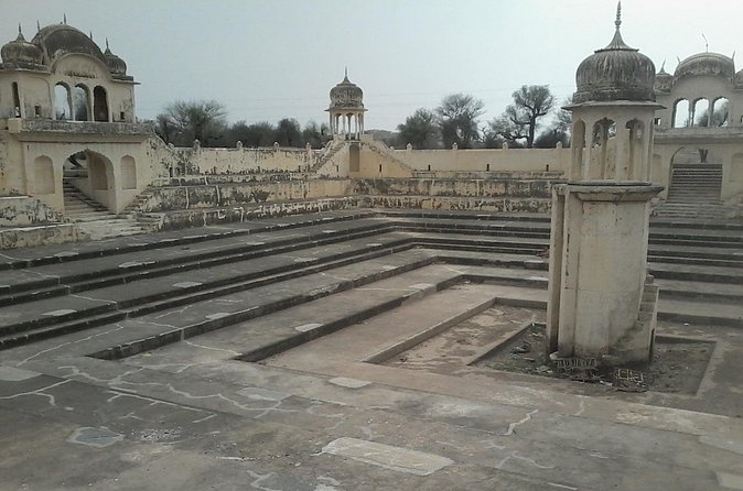 Haunted Place Bhangargh Fort And Abhaneri Step Well By Private Car Same Day Tour - Planning the 12 to 13 hour day