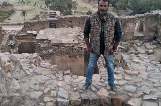 Haunted Place Bhangargh Fort And Abhaneri Step Well By Private Car Same Day Tour - Should you book the Bhangarh and Chand Baori tour?
