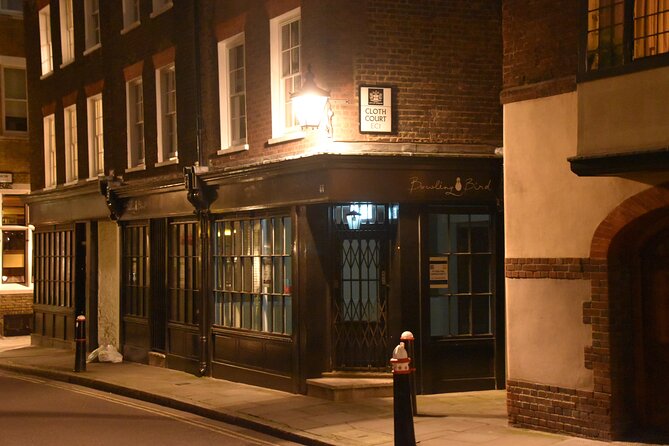 Haunted Pub Tour of London - Bishop’s Finger and the Smithfield market spirit