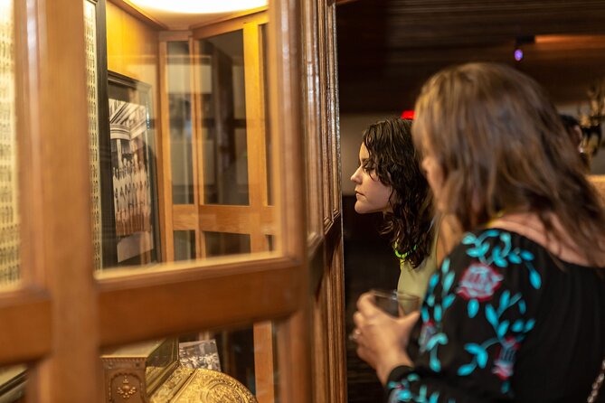 Haunted San Antonio Booze and Boos Ghost Walking Tour - How much does the guide affect the night?