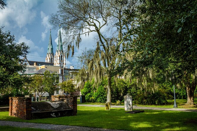 Haunted Savannah Self-Guided Walking Audio Tour - Hampton-Lillibridge House has the strongest cursed-house story