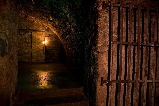 Haunted Vaults Walking Tour in Edinburgh - Beginning at 300 Lawnmarket on the Royal Mile