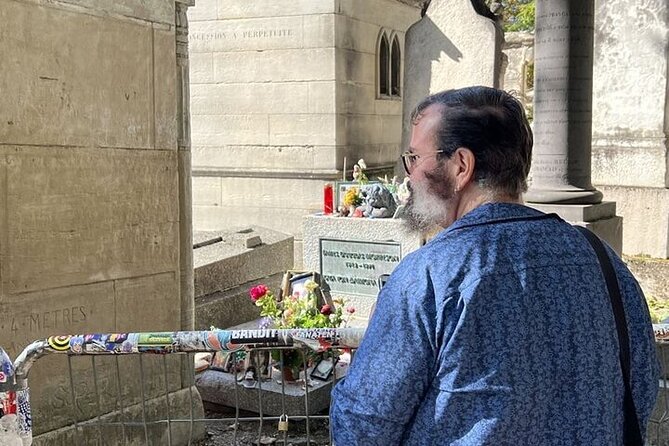 Haunted Walking Tour of Père Lachaise Cemetery - The opening walk through Père Lachaise