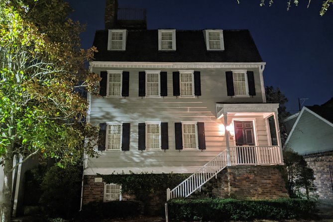 Hell Cat Ghost Tour - Savannah's Haunts and Horror - What the guides bring to the walk