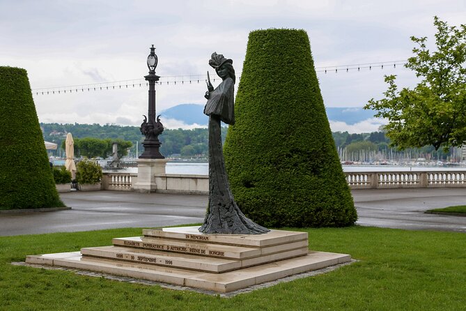 Highlights of Geneva: Dark History Quest Experience - Place de Neuve and the shift into public Geneva