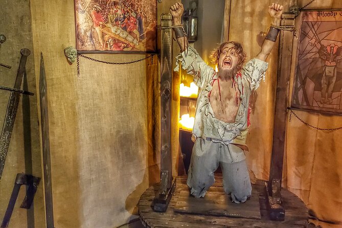 Hollywood Medieval Torture Museum Ticket with Ghost Hunting - Trying the included ghost-hunting experience