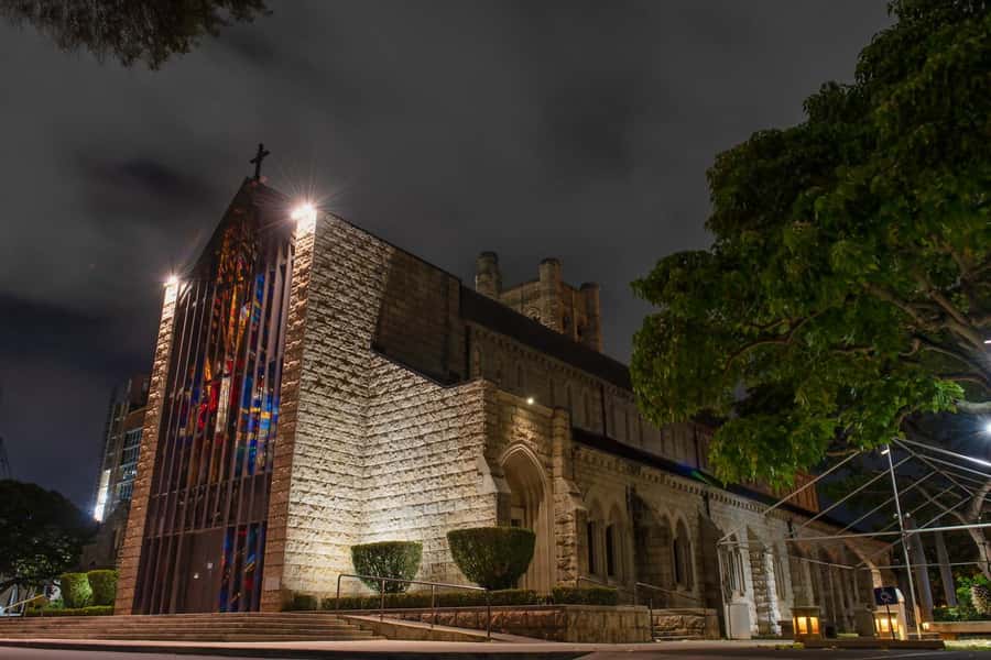 Honolulu Haunts: Ghosts and Spirits Walking Tour - The darker side of Honolulu’s past