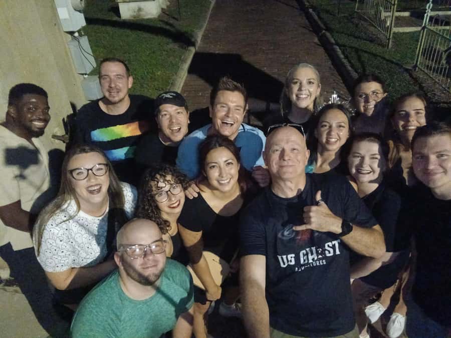 Honolulu Haunts: Ghosts and Spirits Walking Tour - What the guide adds to the experience