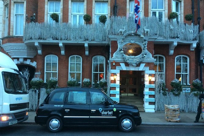 In Jack The Ripper Footsteps: Private Black Cab Tour in London - Guildhall, the Thames, and famous London landmarks