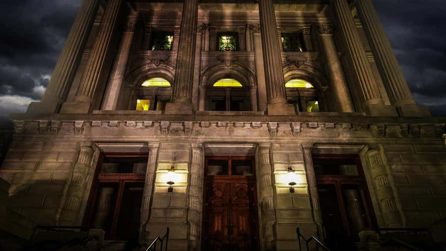 Indianapolis: Crossroads Ghosts Haunted Walking Tour - What the $24 price buys you